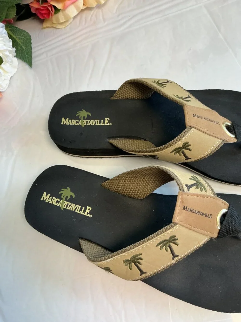 Margaritaville Breezy Palm Tree Flip Flops Women's Size 6 Palm Tree Beach Sandal